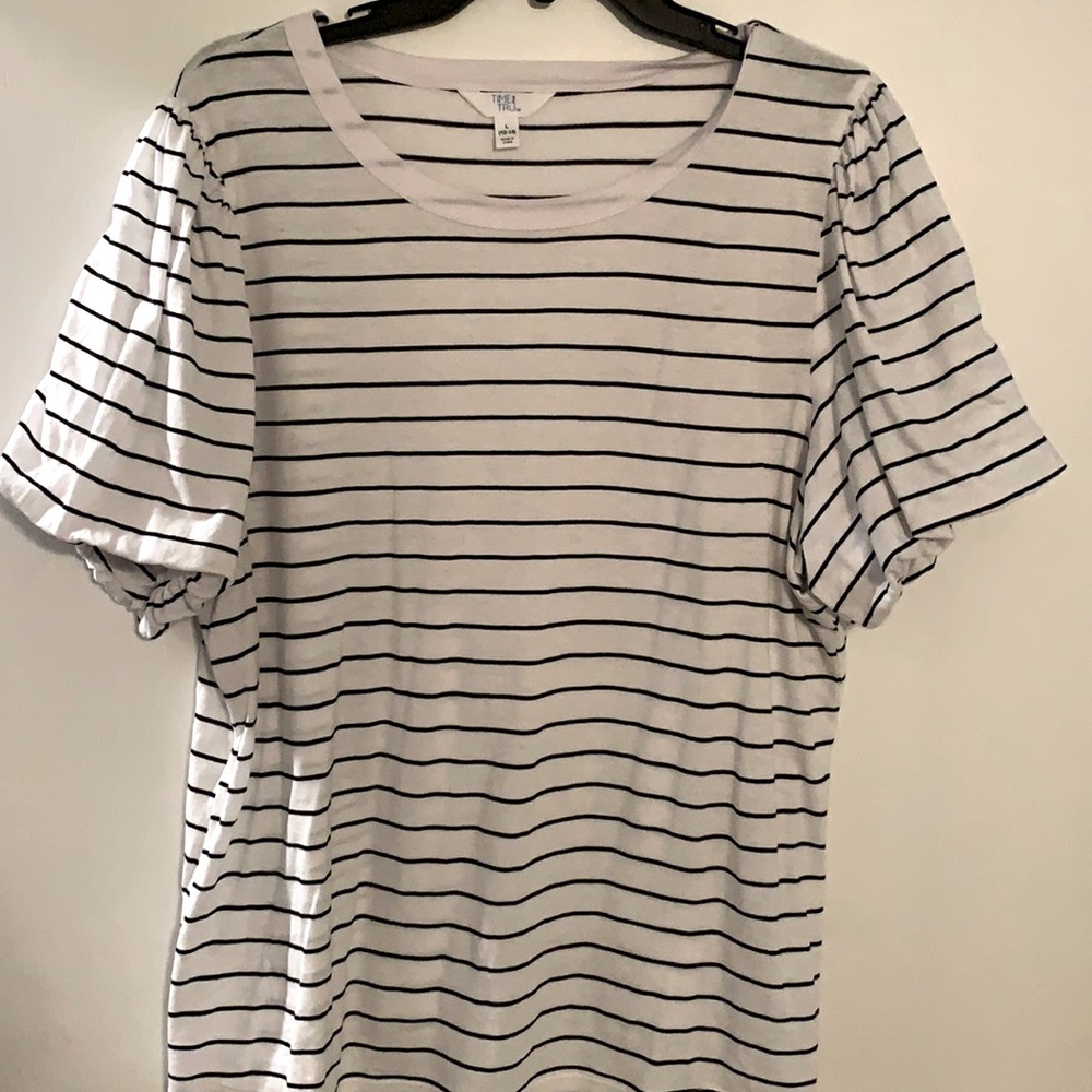 Time and Tru puffy sleeve T-shirt size large